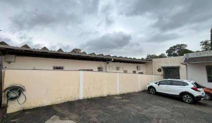Imóvel comercial com galpão e kitinetes na Velha