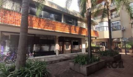 Excelente loja em condomínio e com aproximadamente 92,00m² privativos. &lt;BR&gt;Você pode contar também com mezanino e banheiros masculino/feminino. &lt;BR&gt;O primeiro pavimento possui ar condicion