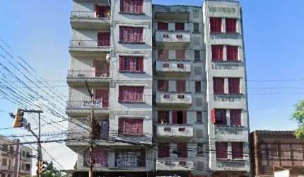 PRÉDIO IDEAL PARA RETROFITAR. (aptos precisando reforma)&lt;BR&gt;prédio inteiro com 5 LOJAS E 16 APTOS, na Av. Cristóvão esquina com a Dr. Timóteo. Possui loja de 30 a 250m² + 16 apartamentos de 02 e