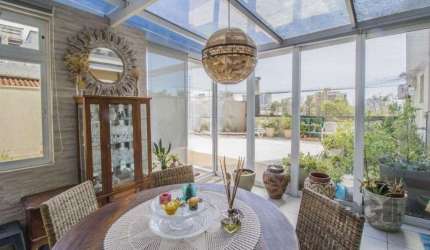 APARTAMENTO 3 DORMITÓRIOS, SUÍTE, VAGAS,  BAIRRO RIO BRANCO - PORTO ALEGRE/RS.  Muito lindo e  aconchegante apartamento garden, com 3 dormitórios, 1 suíte, amplo living para 2 ambientes, um lindo e es