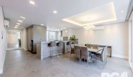 EXCLUSIVIDADE!&lt;BR&gt;Espetacular casa nova à venda no bairro Três Figueiras!  3 suítes, 3 vagas, Generoso espaço gourmet com vista para a varanda, bem ensolarado.&lt;BR&gt;&lt;BR&gt;O grande difere