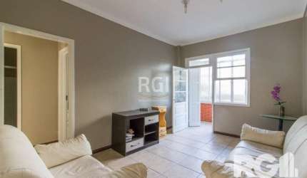 Apartamento com 2 dormitórios e vaga individual.&lt;BR&gt;&lt;BR&gt;Está alugado por R$ 1.300,00&lt;BR&gt;&lt;BR&gt;Localização: imediações com a Avenida Brasil e Avenida Farrapos. Prédio composto por