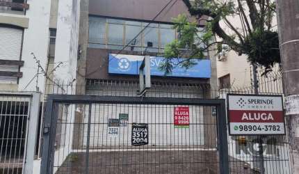 Vende prédio excelente localização com 330 m² no bairro Rio Branco. Prédio comercial comi 02 andares, sendo na parte inferior composto por amplo hall e recepção, corredor de circulação, 05 salas, dois