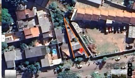 Terreno plano em ótima localização, possui 215m² de área, próximo a todos recursos que o bairro oferece como, transporte público, bancos, clínicas, escolas, academias, shopping, supermercados , fast f