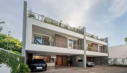 Raridade no mercado.&lt;BR&gt;Casa em condomínio fechado, com apenas 04 unidade no Bairro Vila Assunção.&lt;BR&gt;&lt;BR&gt;A casa possui 362m² de área privativa, composta por 3 suítes, sendo 1 master