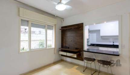 Este imóvel encantador oferece todo o conforto e comodidade que você procura.&lt;BR&gt; Com dois dormitórios espaçosos e uma vaga de garagem, você terá espaço suficiente para acomodar sua família com 