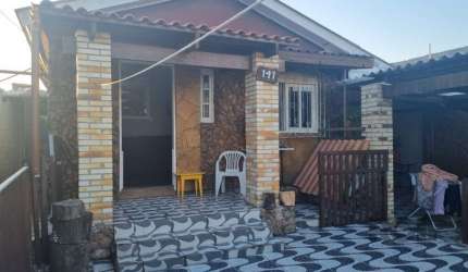 Casa com 2 quartos, vaga de garagem, no bairro Jardim Planalto, Esteio/RS     &lt;BR&gt;&lt;BR&gt;Esta propriedade encantadora conta com duas casas bem planejadas. A casa da frente possui uma cozinha 