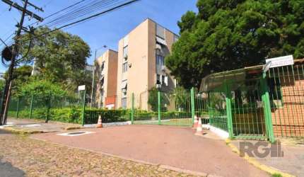 Excelente oportunidade! Apresentamos este ótimo apartamento à venda, que originalmente conta com 2 dormitórios, mas foi transformado em 3, com a possibilidade de reverter para a planta original de 2 d
