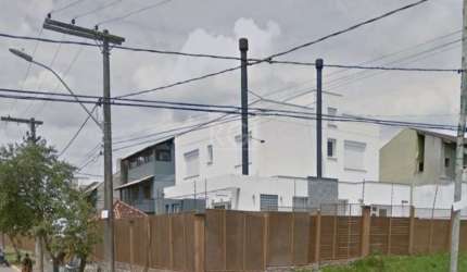Casa de 3 dormitórios, sendo 1 suite com sacada e closet, mais 2 banheiros, living integrado sala de jantar e estar, cozinha, ampla área com churrasqueira, area de serviço e pátio. Aceita financiament