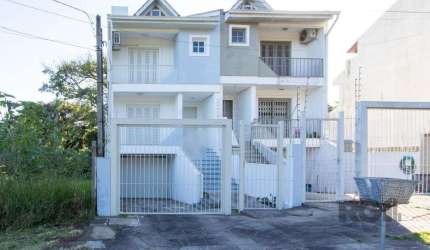 Venha conhecer esta encantadora residência localizada no bairro Espírito Santo com espaços amplos, esta casa oferece o conforto e a praticidade que você procura.&lt;BR&gt;&lt;BR&gt;Ao adentrar, você s