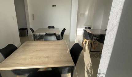 Cobertura com 03 Dormitórios no Bairro Sarandi!&lt;BR&gt;Deslumbrante cobertura com 03 dormitórios, localizada no Bairro Sarandi, em Porto Alegre. Com uma área amplo e iluminada, esse imóvel é perfeit