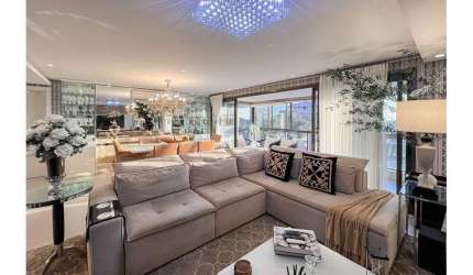 Bem-vindo ao verdadeiro refúgio de elegância e conforto. Apartamento com três suítes magnificas, sendo cada uma com suas características únicas e climatizadas com um split fazendo assim um ambiente ai