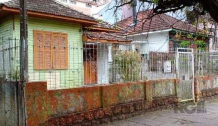 Excelente terreno à venda no bairro Jardim Botânico. Localizado na Rua Felizardo  número 260, 8.80x22, com área total de 194m². Ótima oportunidade para construção. Saida rápida para Salvador Franca e 