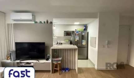 Apartamento 3 quartos, sendo 1 suíte, 67 m² privativos e 2 vagas de garagem (box duplo) localizado na Rua Jerônymo Zelmanovitz, no bairro São Sebastião em Porto Alegre. &lt;BR&gt;&lt;BR&gt;Apartamento