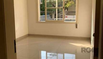 Belissimo imóvel, com 3 suítes, de fente, próximo ao Parcão. &lt;BR&gt;Reformado com finos acabamentos.  Living bem definido com 2 ambientes, sala de estar e jantar, teto com rebaixamento em gesso, co