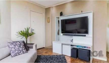 APARTAMENTO 2 DORMITÓRIOS | CRISTAL | ZONA SUL&lt;BR&gt;&lt;BR&gt;Ótimo apartamento com  59m² , 2 dormitórios, todo reformado, com cozinha americana,   living, 2 dormitórios, andar alto.&lt;BR&gt; Fic