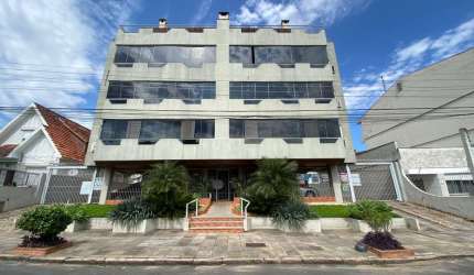 Cobertura com 3 dormitorios, 1 suite, banheira de hidromassagem, sala cozinha, lavabo, banheiro social, hall de entrada, churrasqueira e terraço com vista panorâmica