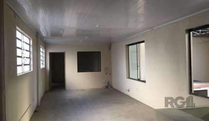 Pavilhão comercial localizado no bairro Navegantes, com 320 m² de área útil. Excelente Espaço com 01 banheiro, escritório e piso bruto. Localizado na Padre Dom Diogo Feijó. Paradas de ônibus e lotação