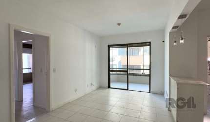 Cobertura de 174m², 3 dormitório, sendo 1 suíte, com ampla área externa e orientação solar Oeste.&lt;BR&gt;&lt;BR&gt;No primeiro pavimento conta com 2 dormitórios, sendo 1 com sacada, living para 2 am