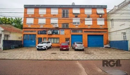 Depósito para alugar no bairro Floresta em Porto Alegre. Adaptado para receber empresas distribuidoras para uso imediato sem despesas em investimento. Depósito todo com iluminação em LED e fotocélulas