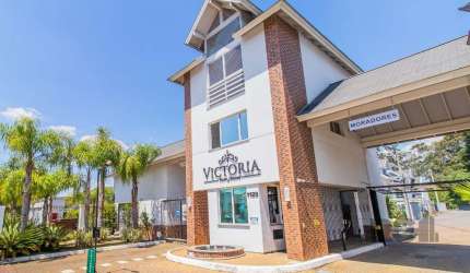 &lt;B&gt;CASA EM CONDOMÍNIO&lt;/B&gt; - Imóvel com &lt;B&gt;149,55 m²&lt;/B&gt; de área privativa, com &lt;B&gt;2 vagas&lt;/B&gt; de garagem. A casa possui 4 dormitórios, sendo 2 suítes, sendo distrib
