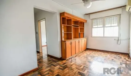 BAIXOU PARA VENDER NO FESTIVAL DA MUDANÇA!&lt;BR&gt;Descubra o seu novo lar neste encantador apartamento de 2 dormitórios, localizado em um andar alto, no desejado Condomínio Felizardo Furtado. Com um