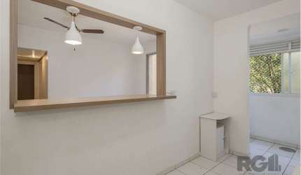 Venha conhecer esse Apartamento, com uma ótima localização no bairro Tristeza. Localização privilegiada no bairro Tristeza. Todo reformado. 2 dormitórios. Sala 2 ambientes. Vaga fixa, coberta e escrit
