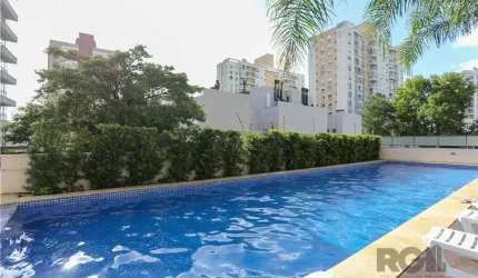 Apartamento diferenciado, mobiliado, no condomínio Plenno, com três dormitórios transformado em 2 dormitórios com closet contando com armários de excelente padrão, suíte e banheiro social com ventilaç