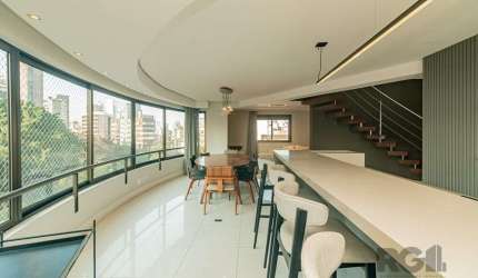 Excelente apartamento duplex com 3 suítes no Bela Vista, totalmente mobiliado. São 256m² de área privativa. No andar inferior, toda a área social, com espaço gourmet com churrasqueira, sala de jantar,