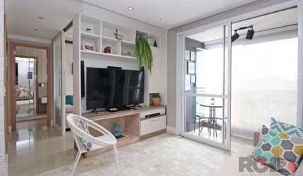Este apartamento localizado no Condomínio Serenitá, no Bairro Passo d'areia com 74m² privativos, 15º andar, vista perene, ensolarado e semi-mobiliado. Vai proporcionar para você e sua família um estil