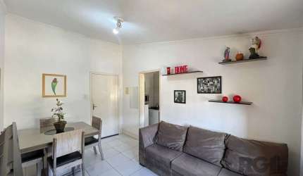 Sejam Bem Vindos ao Condomínio Village Center Esse apartamento está localizado em uma das melhores localizações da cidade. Condomínio próximo a supermercados, padarias, parques, shopping e muito mais.