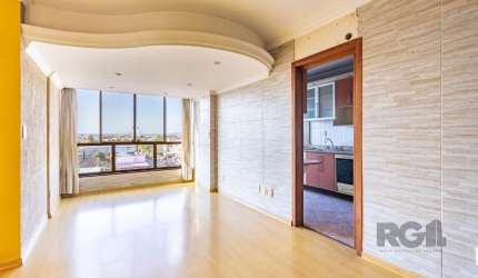 Ótima e ampla cobertura duplex no Sarandi, frente, com 123m² privativos, de 2 dormitórios e vaga. Possui no andar inferior: sala ampla para 2 ambientes com rebaixe em gesso, 2 dormitórios, banheiro co
