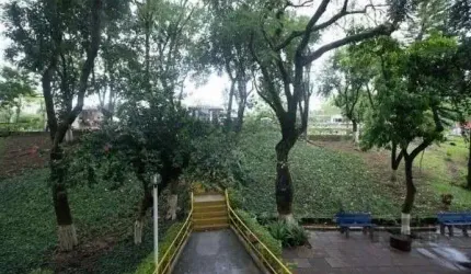 Apartamento reformado de 2 dormitórios no Bairro Cristal,vaga rotativa&lt;BR&gt;&lt;BR&gt;Este charmoso apartamento de 2 dormitórios está totalmente reformado e pronto para morar. Conta com cozinha mo