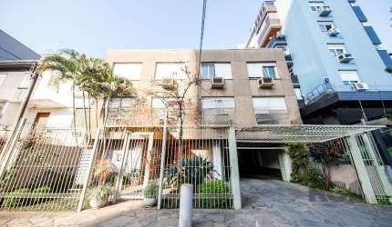 Compre belo apartamento com 141.03 m² privativos, Living 2 ambientes,ipiso parquet,com 3 dormitórios sendo 1 suíte,banheiro social,dependência de empregada,, totalmente reformado,de frente e com  1 va