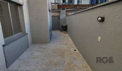 Apartamento Garden de 2dormitórios  com 1 vaga coberta e escriturada, além de área externa privativa e com churrasqueira.  Fica ao lado do colégio adventista e Santa Doroteia, Localização extremamente