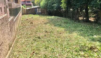 Terreno na Rua Porto Seguro com 10 x 30 &lt;BR&gt;Junto a todos recursos&lt;BR&gt;Proximo Country Club e Bourbon Country e Parque Vinte de Maio