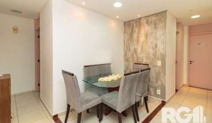 Excelente apartamento semimobiliado localizado próximo ao Bourbon CenterLar. Possui 3 dormitórios, living dois ambientes, sacada com churrasqueira, cozinha planejada e equipada, lavanderia individual,
