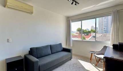 Vende-se apartamento novo e amplo no bairro Jardim Botânico, com dois dormitórios, sendo uma suíte, living dois ambientes, cozinha americana com churrasqueira, área de serviço separada e banheiros com