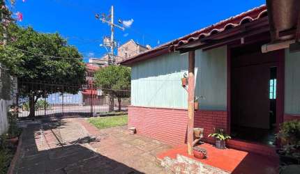 Terreno à venda em Marechal Rondon, Canoas, RS ? Essa é uma excelente oportunidade para quem deseja investir em um espaço com grande potencial residencial e comercial, a um ótimo preço! Localizado na 