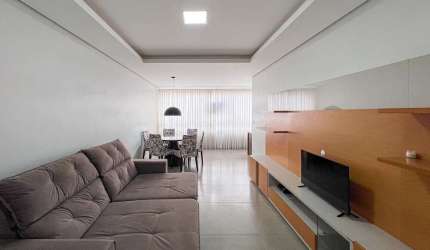 Excelente oportunidade! Apartamento espaçoso e bem localizado, ideal para quem busca conforto e praticidade. Localizado na Rua Caxias, Edifício Everest, Centro de Esteio. Apartamento amplo, com distri