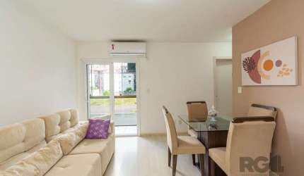 Localizado em um dos bairros mais tranquilos e seguros da cidade, este apartamento é a escolha perfeita para quem busca conforto e praticidade. Com 2 dormitórios espaçosos, este imóvel é ideal para ca
