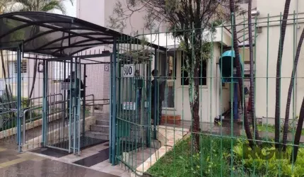 Apartamento 2 dormitórios andar alto no Conjunto Residencial Princesa Isabel, de frente, com vista, original em bom estado de conservação, living dois ambientes, cozinha com área de serviço separada. 