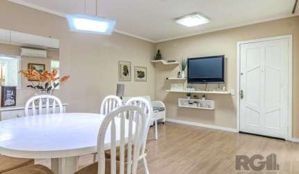 Descubra seu novo lar no charmoso bairro Jardim Botânico, localizado em Rio Grande do Sul, na Região Sul do Brasil. Este elegante apartamento está à venda com um excelente preço e está em boas condiçõ