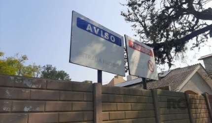 Terreno plano no bairro Vila Ipiranga, com 300 m²,  medindo 10 x 30, localizado na rua dos Nautas, próximo aos principais comércios da região. Ótima localização !!! Marque a sua vista!!