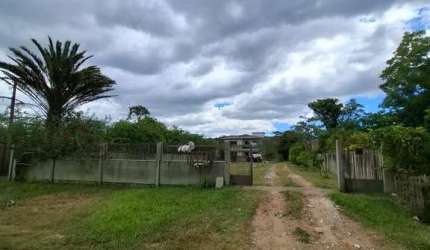 Terreno com 20 m de frente por 82 m de profundidade, localizado em uma área privilegiada, próximo ao Zaffari da Hípica. A excelente localização oferece fácil acesso a diversos serviços e conveniências