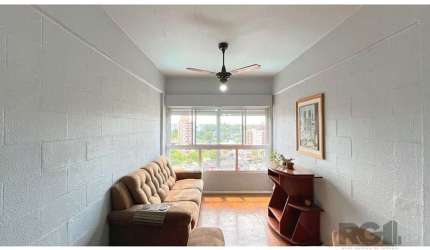 Venha conhecer este incrível apartamento à venda no bairro Partenon, em Porto Alegre, RS! Este imóvel é perfeito para quem busca conforto, segurança e uma infraestrutura completa. Localizado em um con
