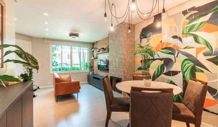 Se tu quer morar em uma casa em condomínio sem se preocupar em reformar e mobiliar ?&lt;BR&gt;Essa é a oportunidade!&lt;BR&gt;Em um condomínio de Casas fica apenas 10 minutos do Shopping Iguatemi, ess