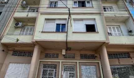 Apartamento com localização privilegiada na Av. Presidente Franklin Roosevelt, bairro Navegantes. O imóvel conta com 03 dormitórios, 01 banheiro, sala de estar e ampla cozinha. Ambiente com luz solar 