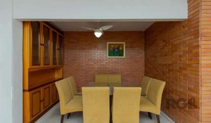 Apartamento 3 dormitórios no bairro Auxiliadora .&lt;BR&gt;Apartamento 3 dormitórios, sendo 1 suíte, 124 privativos.m², banheiro social, lavabo, living para 2 ambientes, cozinha, área de serviço, depe