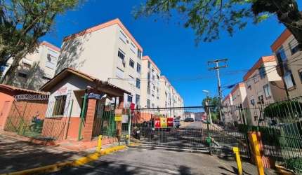 Apartamento de 1 dormitório, bem ventilado, banheiro, sala, cozinha e área de serviço. Condomínio fechado conta co portaria, salão de festas com churrasqueira e fogão a lenha, pista de skate, pracinha